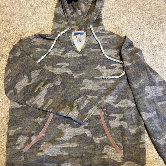 Camo Hoodie - Picture 2 of 2